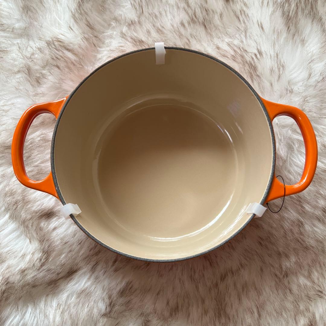 s*a様 ルクルーゼ　18cm シグニチャー ココットロンド