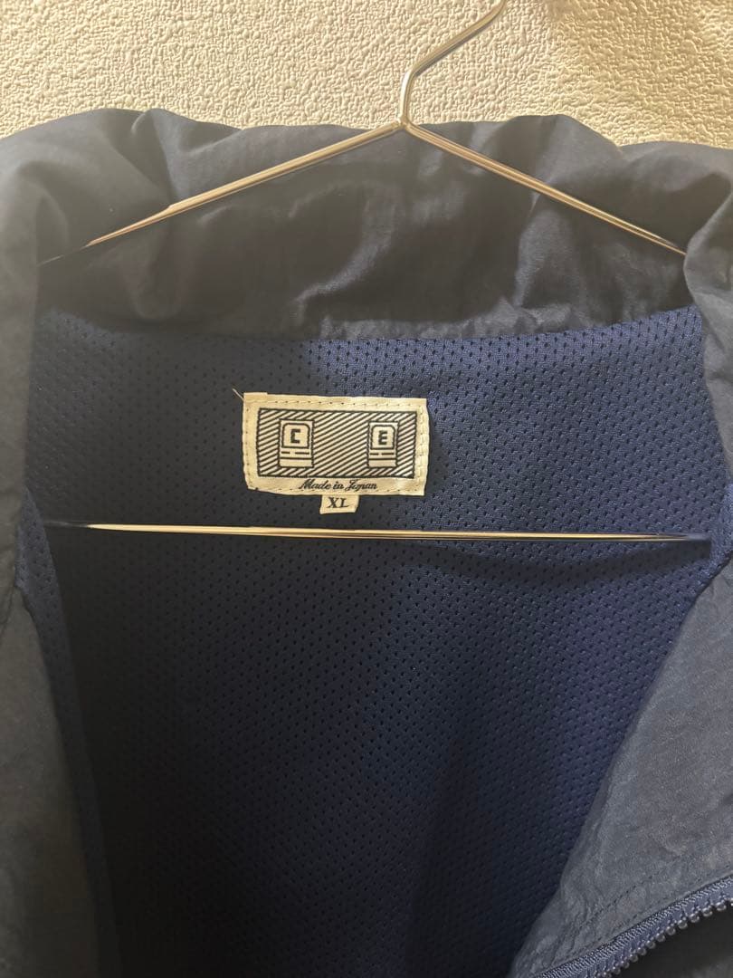 C.E cavempt ネイビー フード付き ナイロンジャケット　[値下げ中]