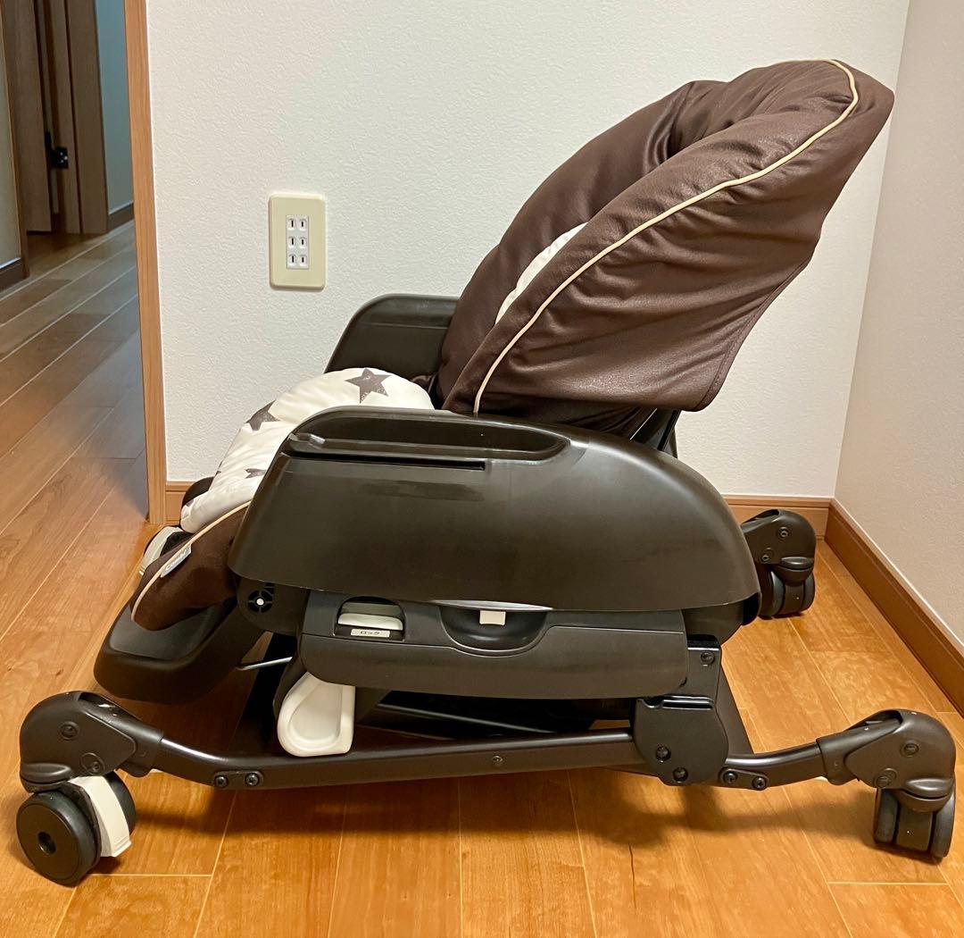 combiコンビ ネムリラ 4キャス オートスウィング ハイローチェア