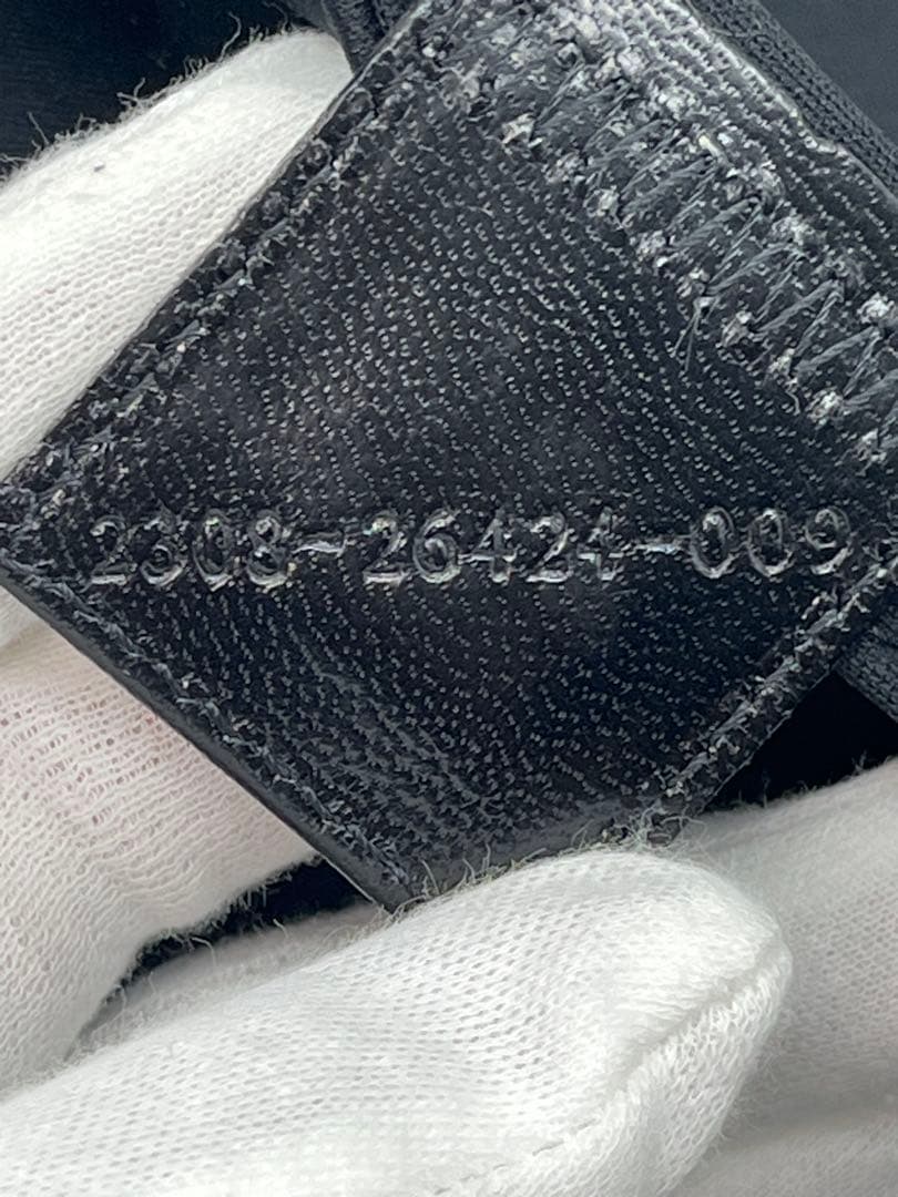 【美品】FENDIフェンディ マンマバケット ブラック　シルバー金具