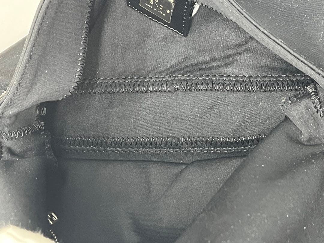 【美品】FENDIフェンディ マンマバケット ブラック　シルバー金具