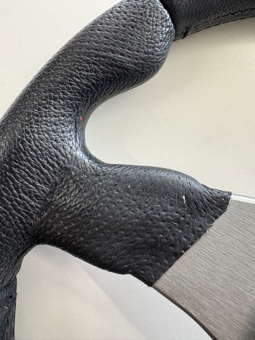 MOMO RACE ステアリング Φ32cm（D32）ブラック 本革 正規品