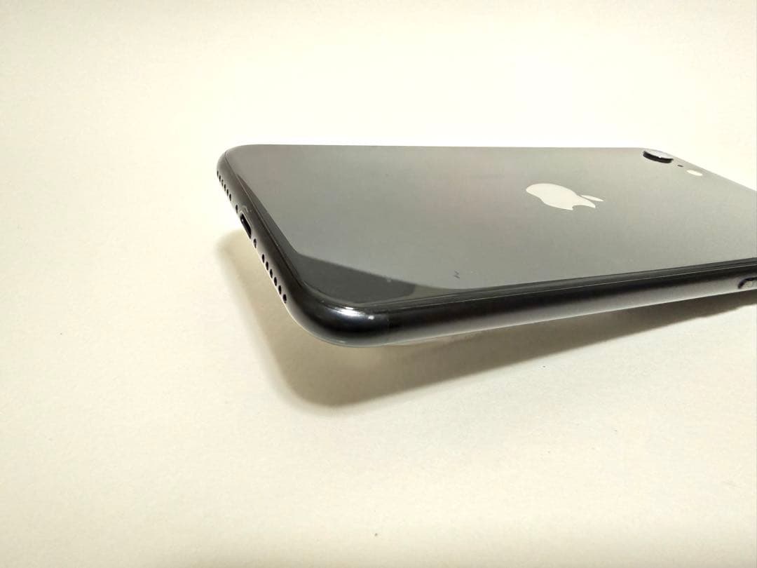 iPhone SE 第2世代　64GB