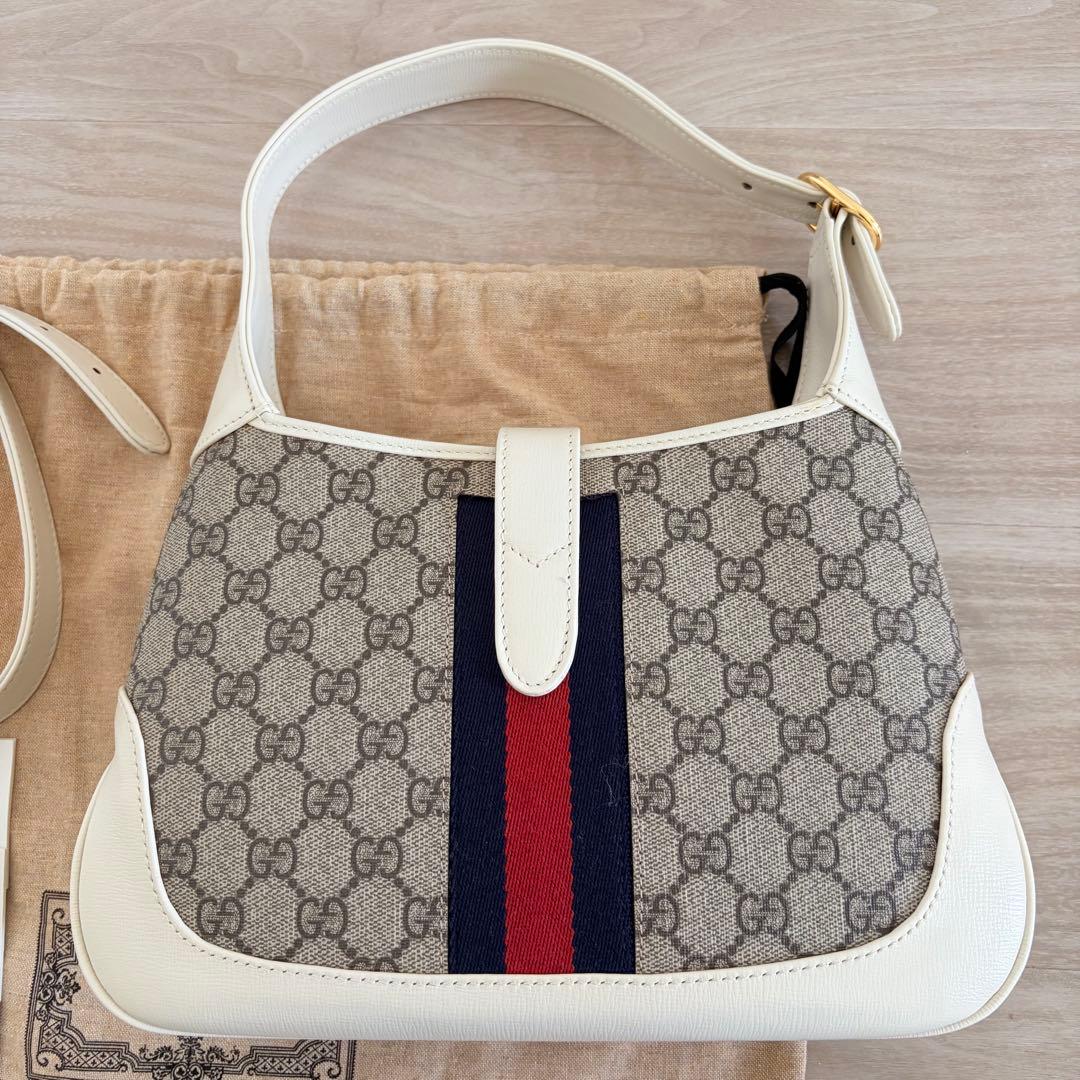 グッチ ジャッキー 1961 GGスプリーム バッグ　ショルダー　ホワイト