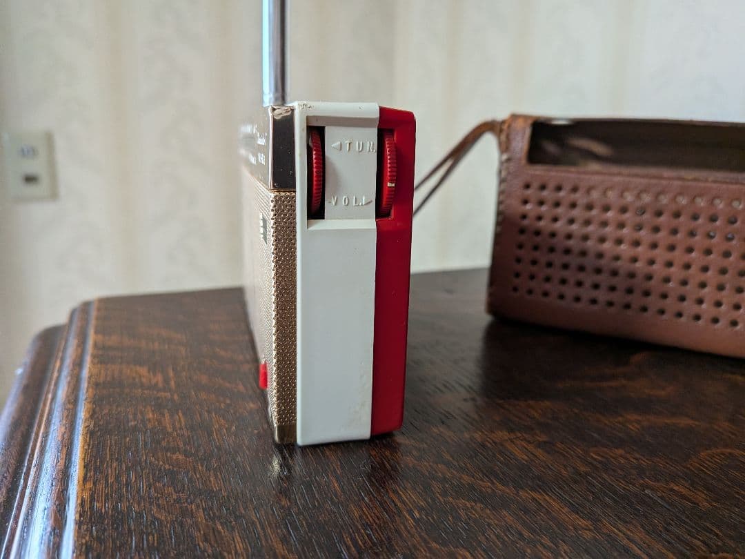 昭和レトロ　日立 トランジスタラジオ WH-732　ベティ　 動作確認動画あり