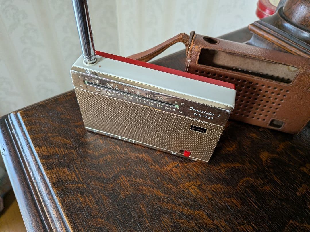 昭和レトロ　日立 トランジスタラジオ WH-732　ベティ　 動作確認動画あり