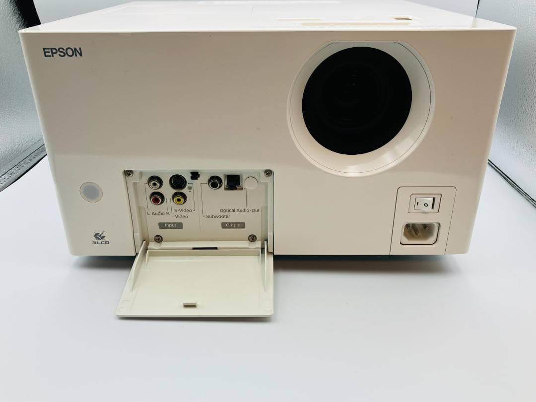 EPSON プロジェクター　dreamio EMP-TWD3