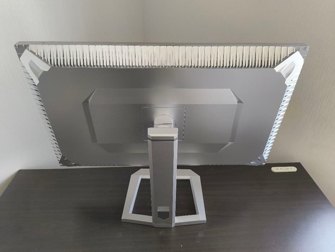 美品INNOCN 32M2V　4K Mini LED Monitor