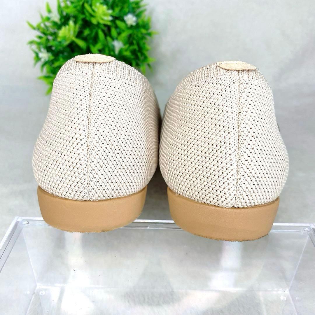 極美品✨VIVAIA ポインテッドフラットパンプス　37.5 ベージュ/ブラック