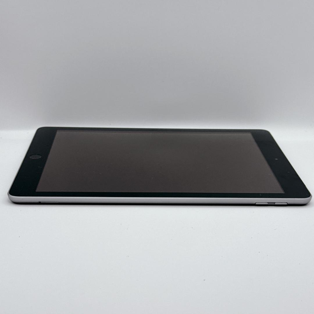 【美品】iPad (第5世代) 128GB Wi-Fiモデル スペースグレイ
