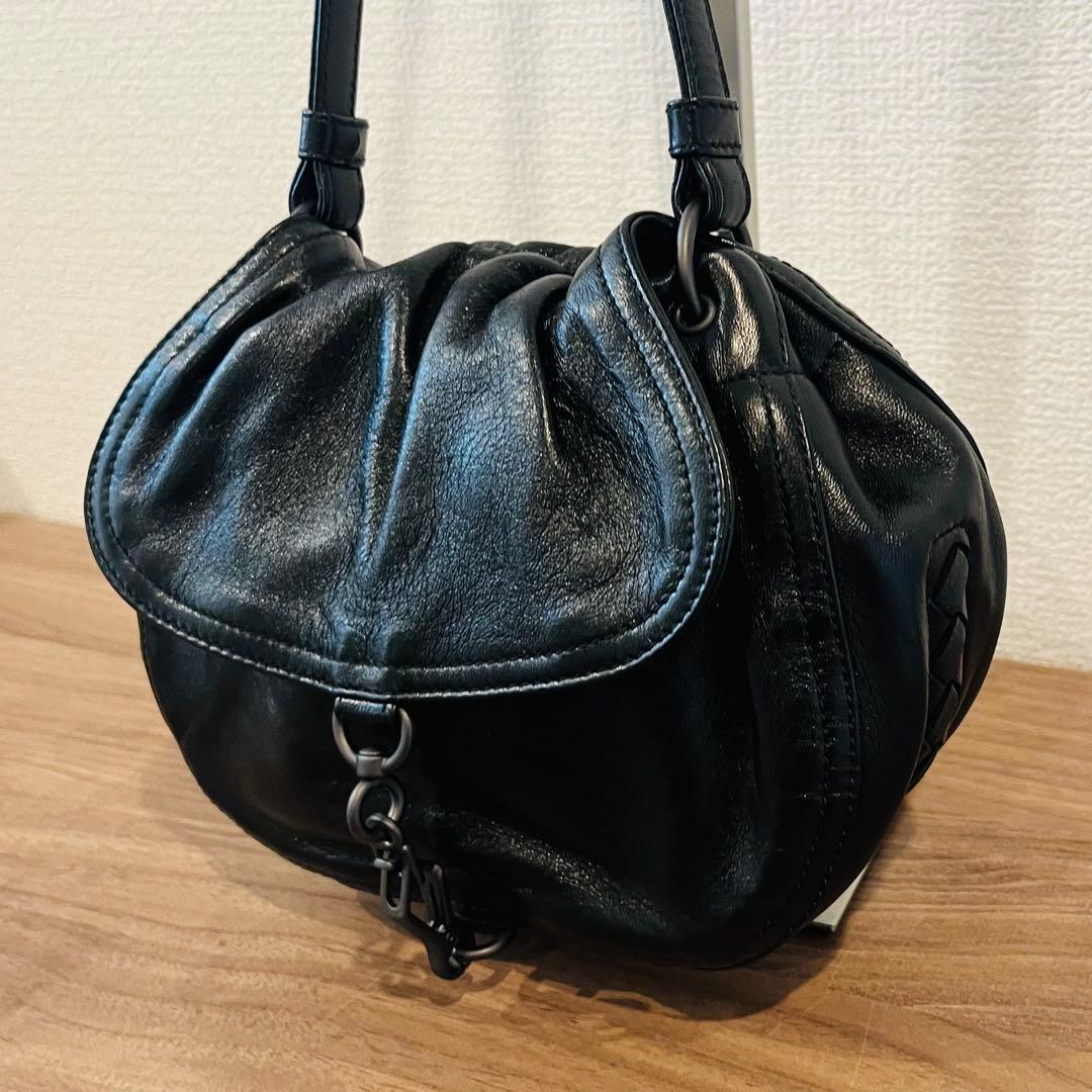 【極美品】 ボッテガヴェネタ ワンショルダーバッグ イントレ 肩掛け レザー 黒