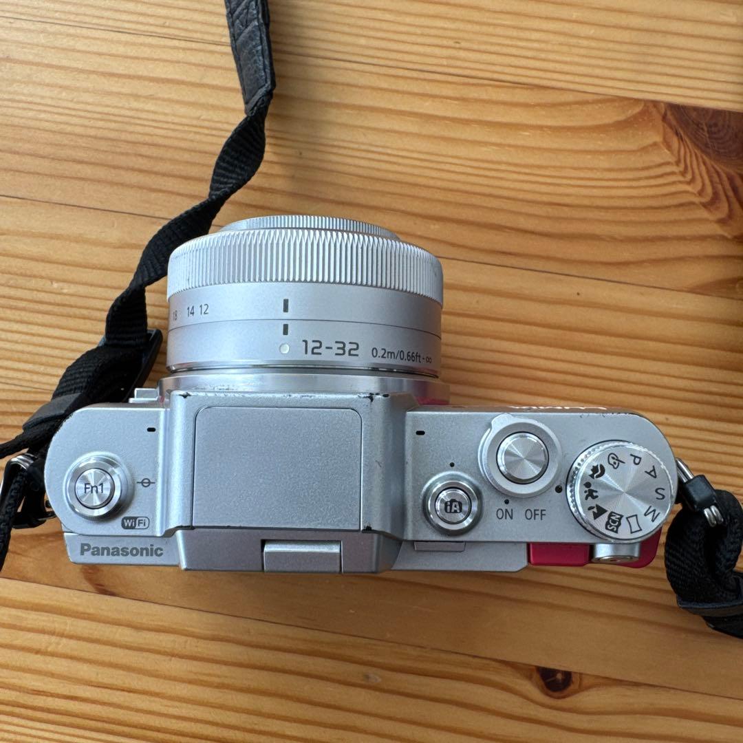 パナソニック LUMIX G DMC-GF7W ダブルズームレンズ