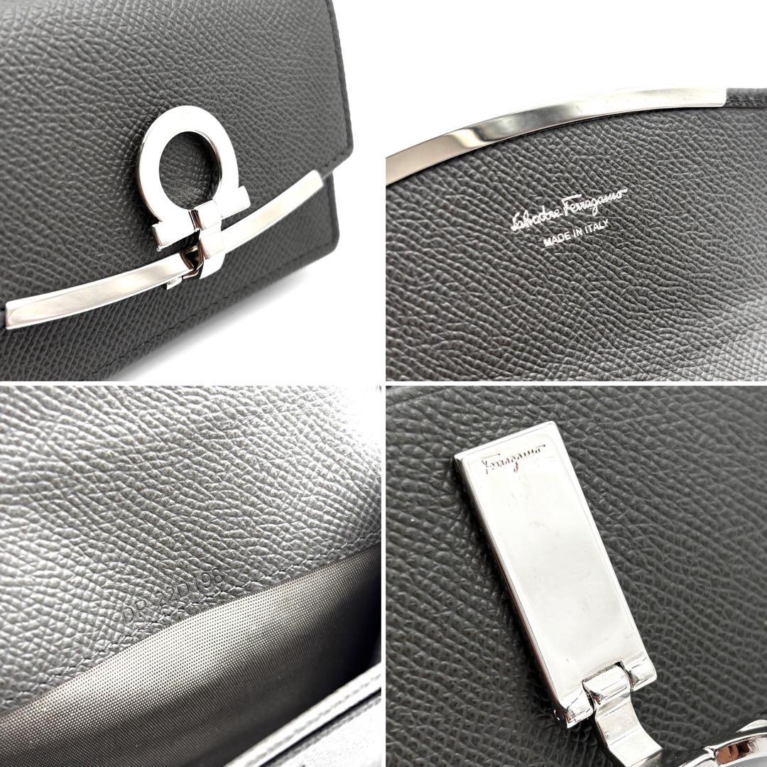 【未使用級】フェラガモ カードケース ガンチーニ グレー シルバー 名刺入れ