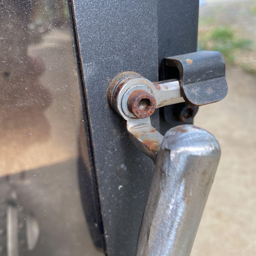 〈送料込み〉鋼鉄製　室内用　薪ストーブ　コーナン　DL008