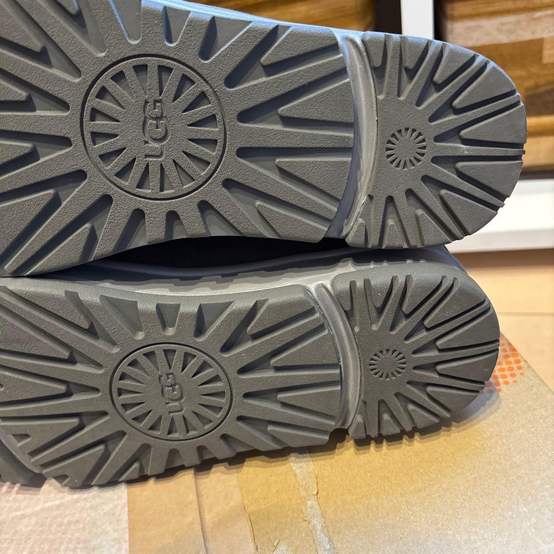 UGG W CLASSIC WEATHER MINI グレー　ブーツ　防水