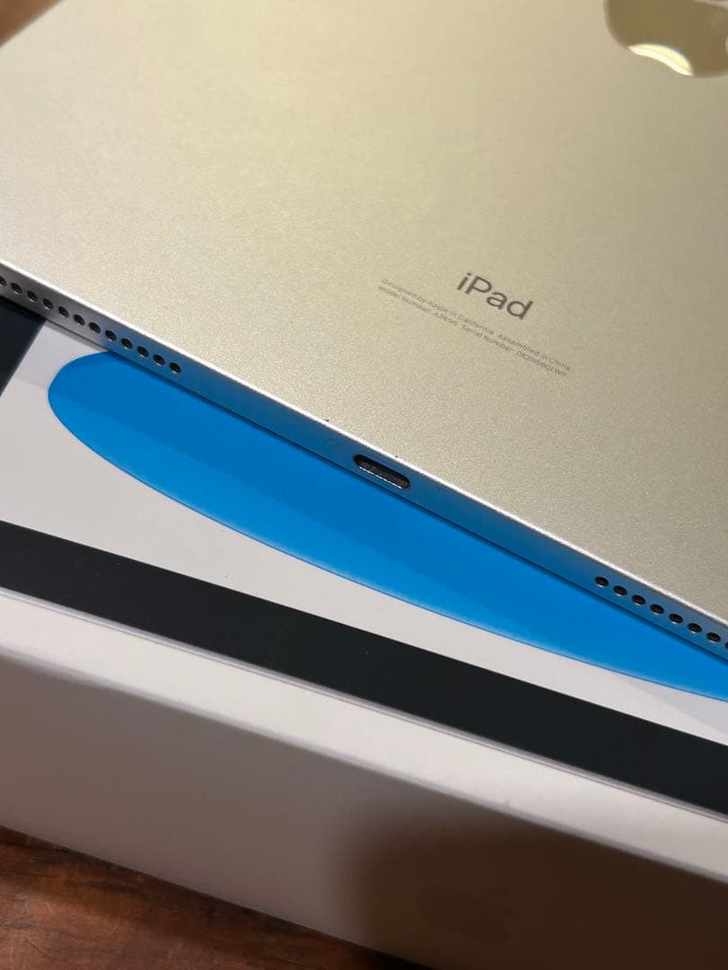 モシャス iPad 第10世代 Wi-Fi 64GB シルバー