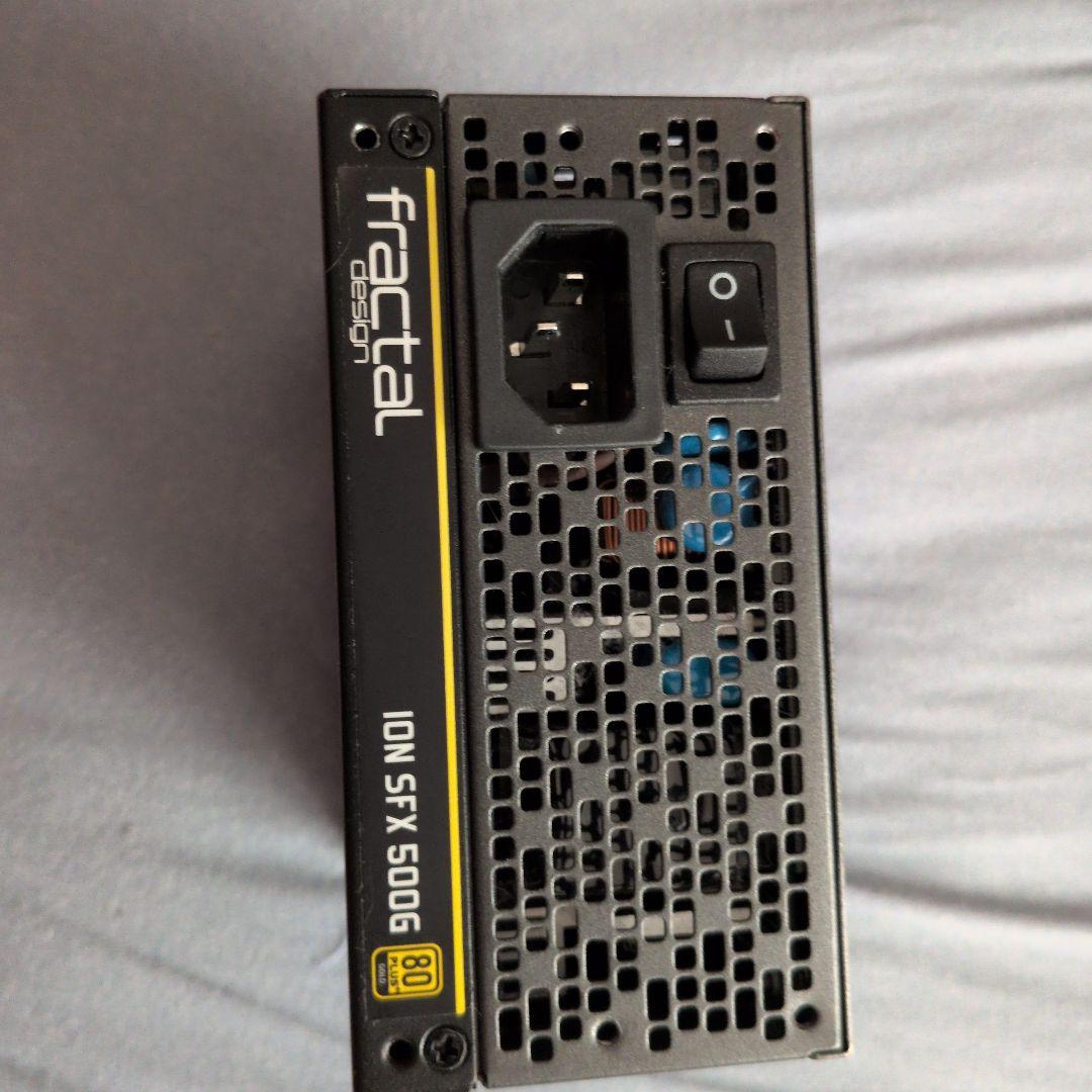 Fractal ION SFX 500G 500W電源ユニット