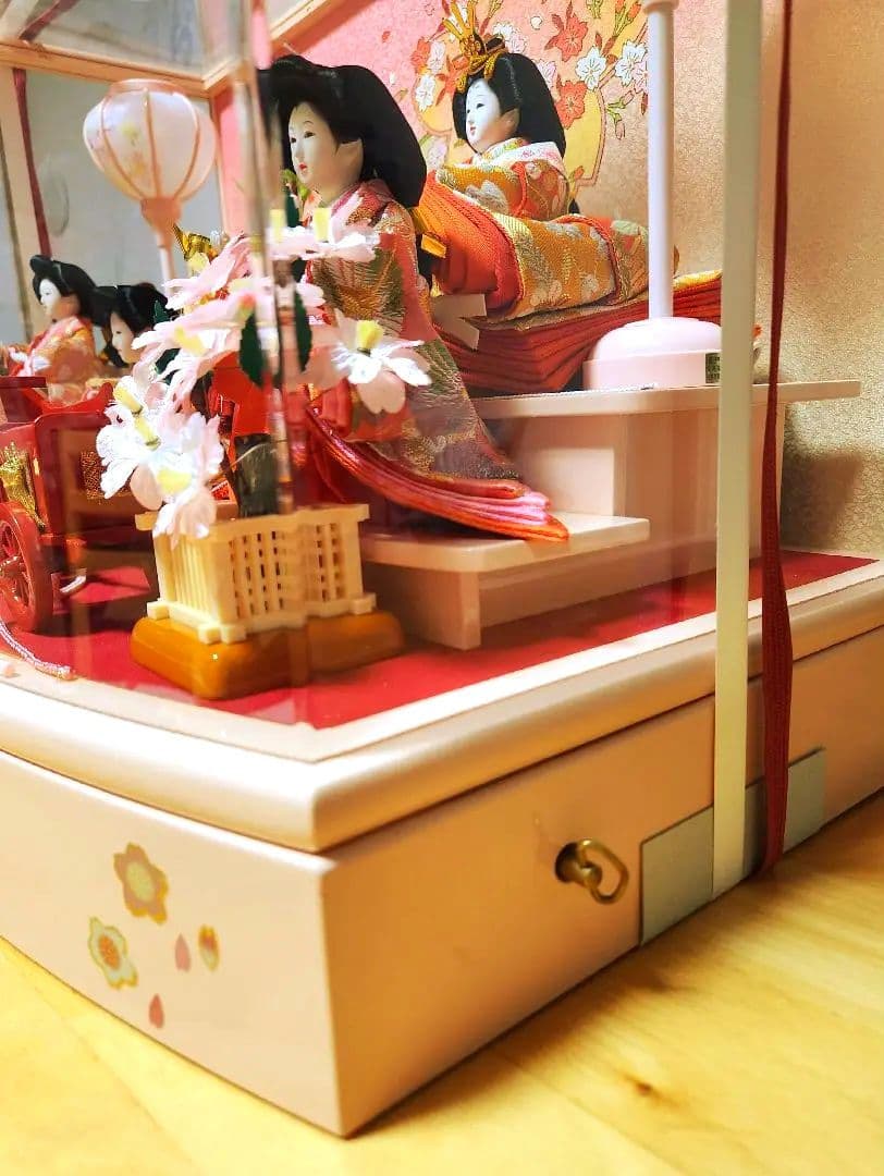 送料込✧* 雛人形 吉徳 五人飾り オルゴール・ ガラスケース 定価約7万