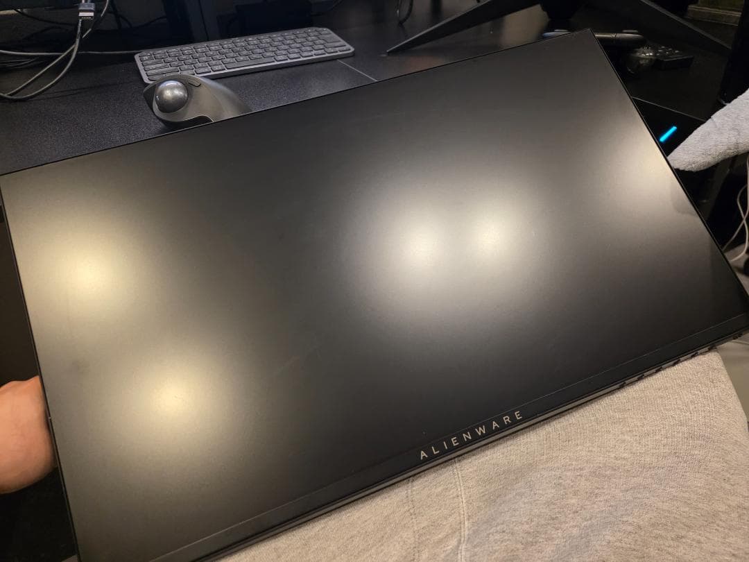 Alienware 25 ゲームモニター – AW2518Hf