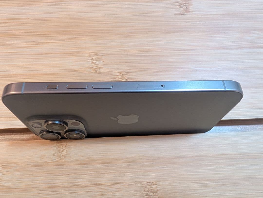 【極美品】iPhone15 Pro 256GB natural titanium