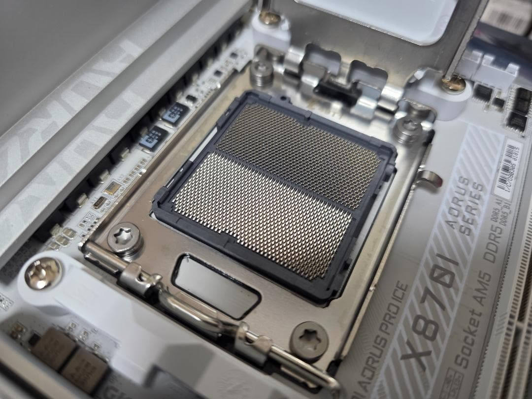 マザーボード GIGABYTE X870I AORUS PRO ICE AMD AM5