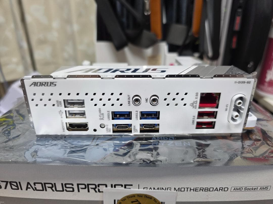 マザーボード GIGABYTE X870I AORUS PRO ICE AMD AM5