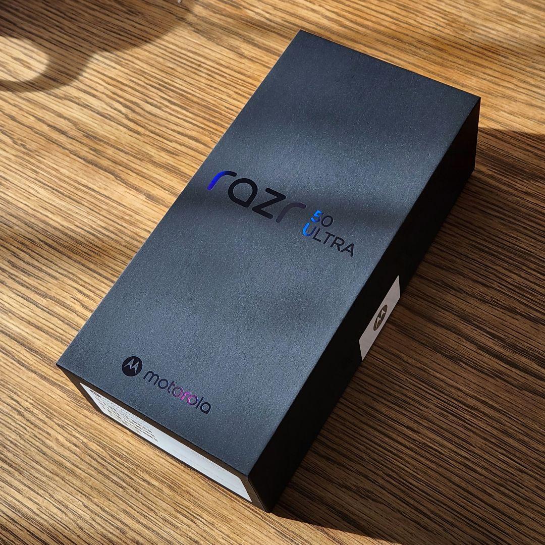 スマートフォン本体 Motorola razr 50 ultra