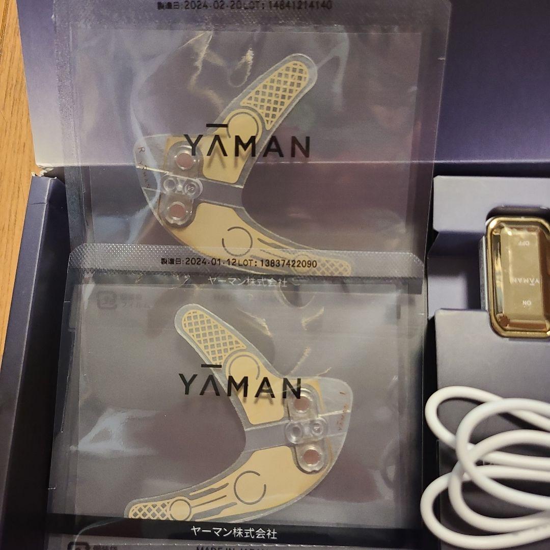 ヤーマン　デザインリフト本体➕ストレッチフィットシート2セット(左右１枚)付き