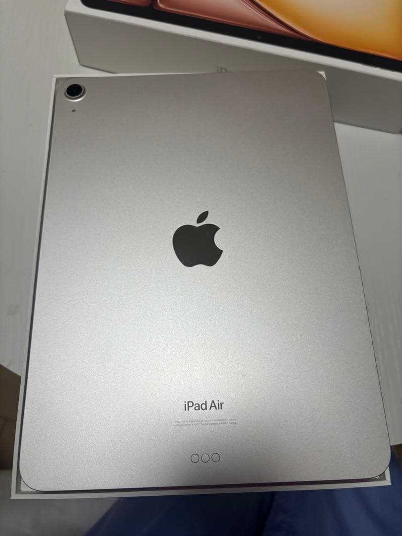 【美品】Apple iPad Air M2 128GB11インチスターライト