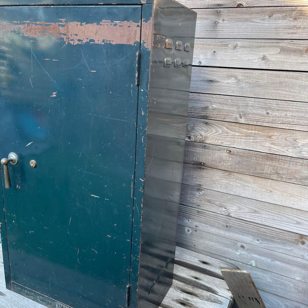 1960Sヴィンテージスチールキャビネット