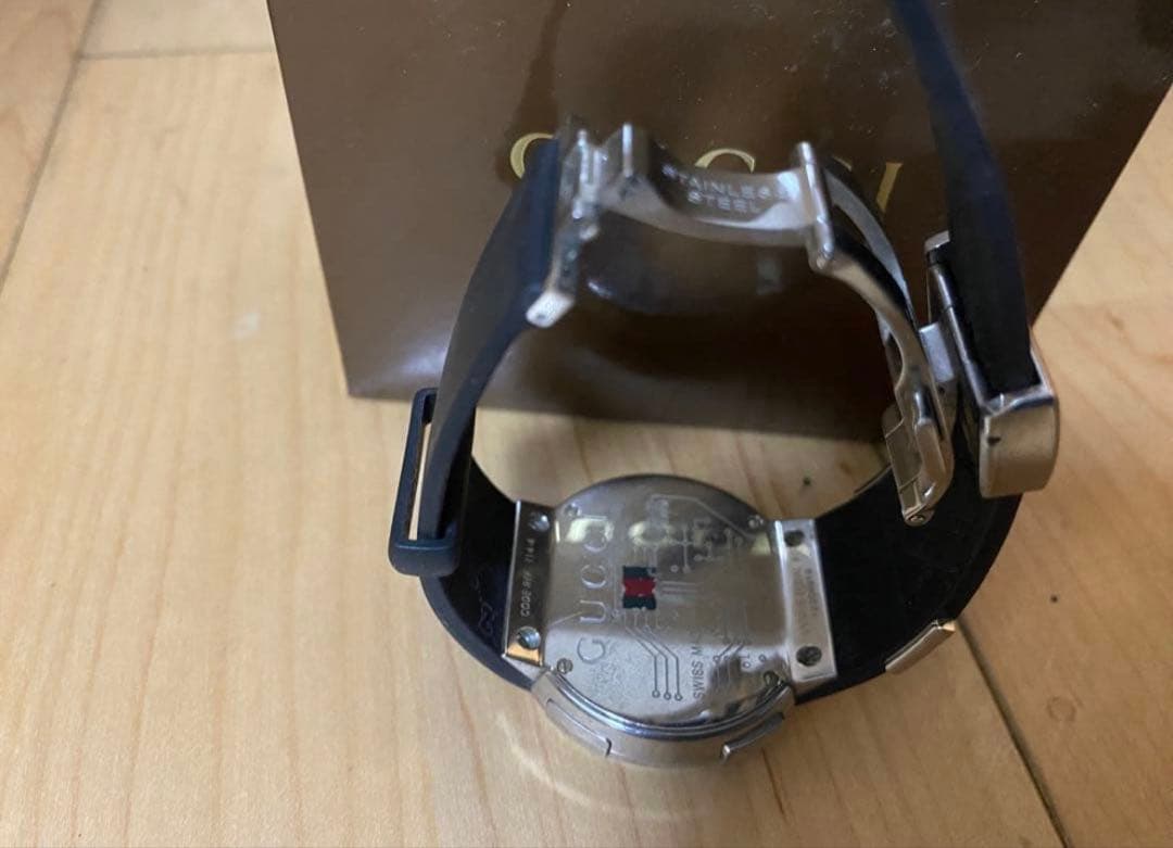 S*a様 GUCCI デジタルウォッチ