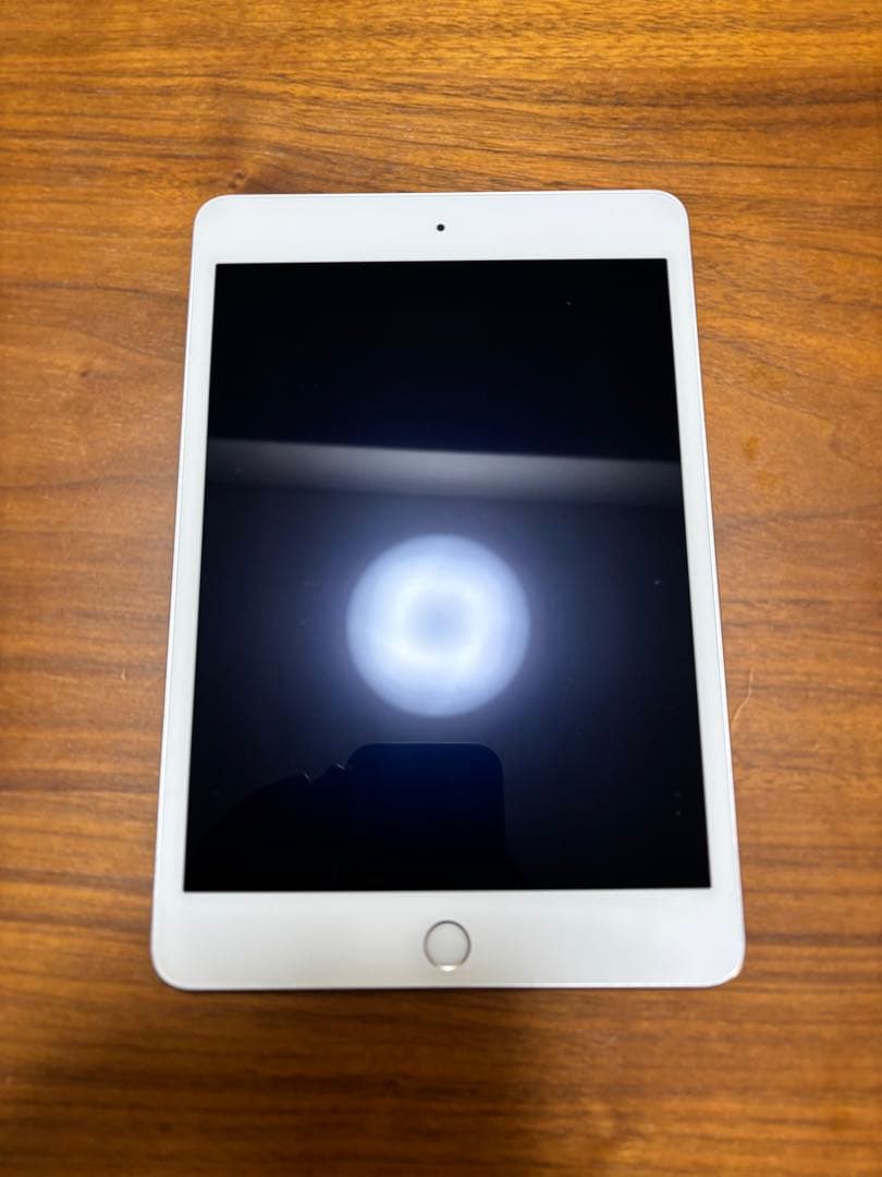 iPad mini 4 Wi-Fi 128GB シルバー 純正ケーブル付