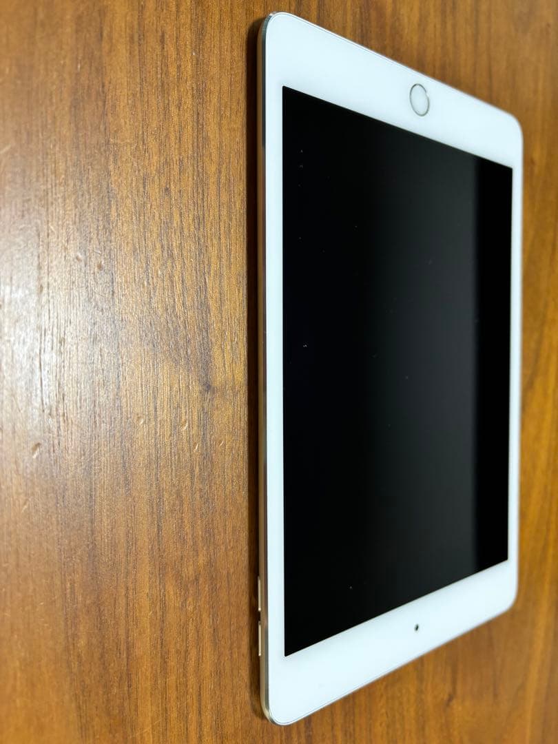 iPad mini 4 Wi-Fi 128GB シルバー 純正ケーブル付