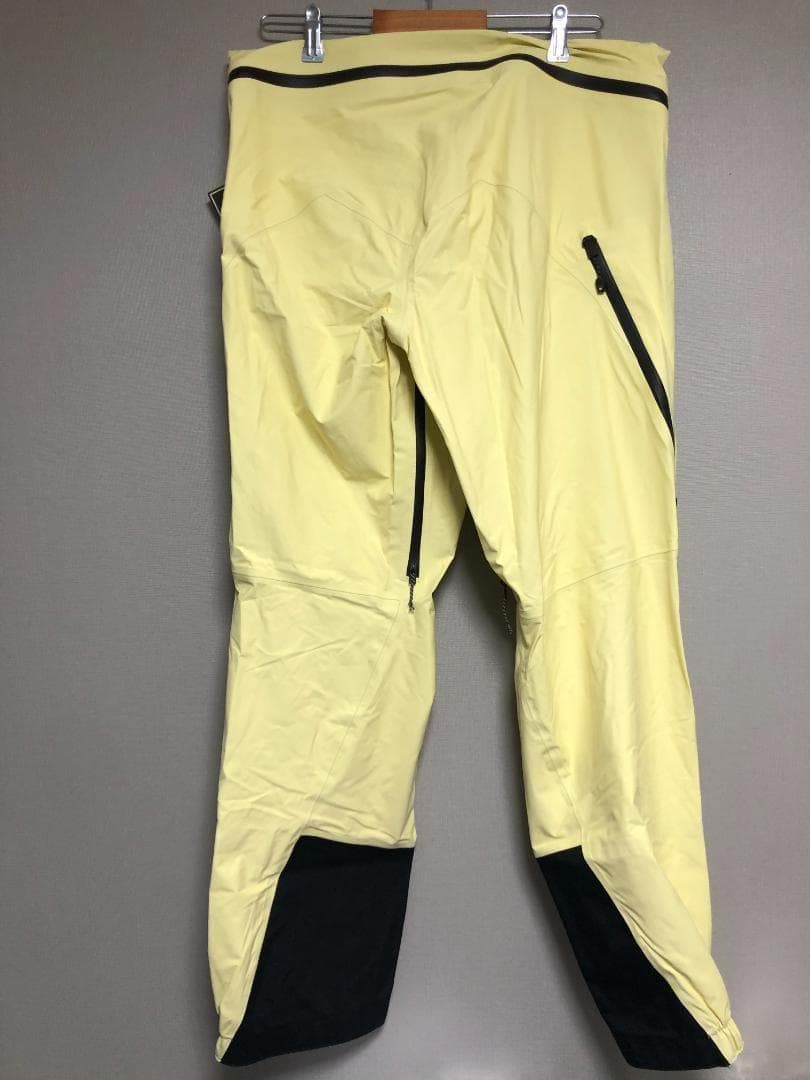 未使用 バートン メンズ AK ゴアテックス KLS ビブ パンツ S イエロー