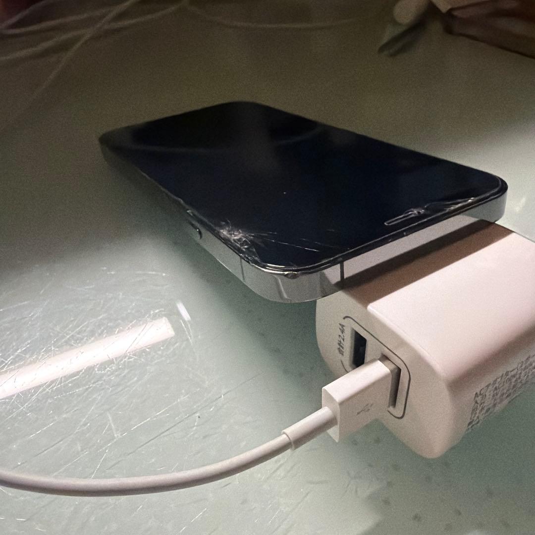 iPhone 12 Pro 256GB グラファイト 画面割れあり