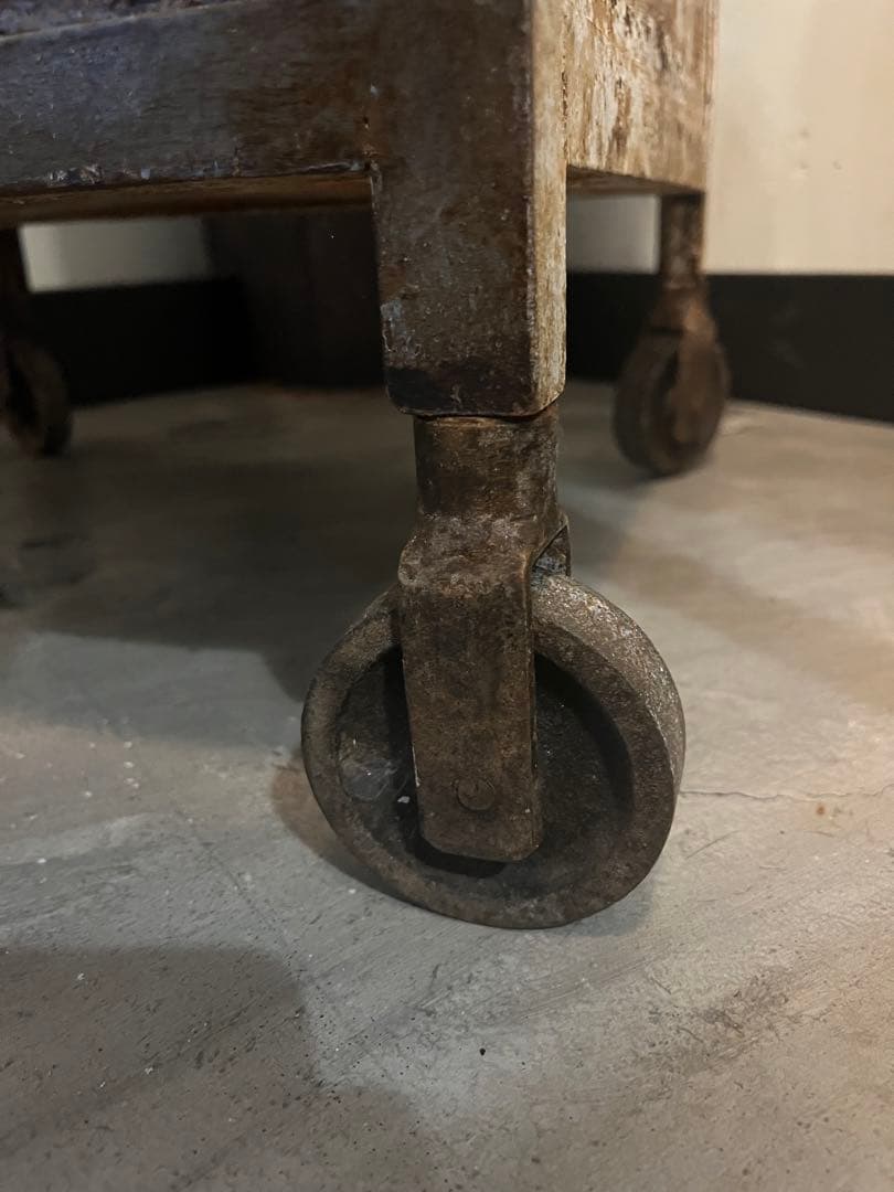 インダストリアル　ロッカー　ヴィンテージ　シャビー