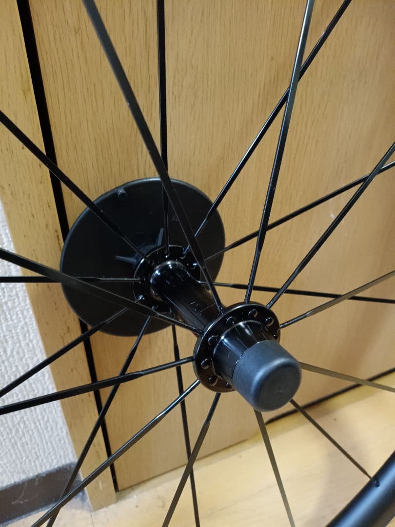 カーボンクリンチャータイヤホイール 黒