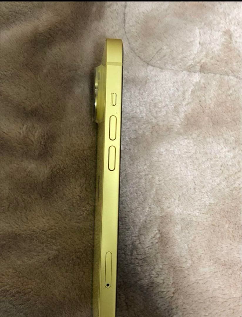 Apple iPhone 14 本体 イエロー128GB付属品と保護フィルム付き