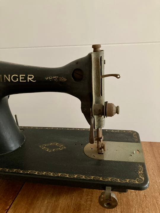 ディスプレイに❤︎アンティーク　シンガーミシン