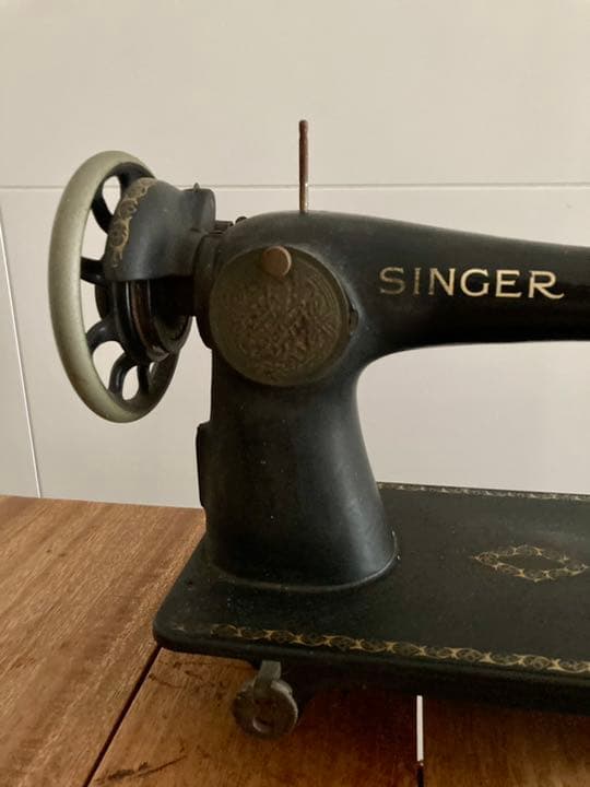 ディスプレイに❤︎アンティーク　シンガーミシン