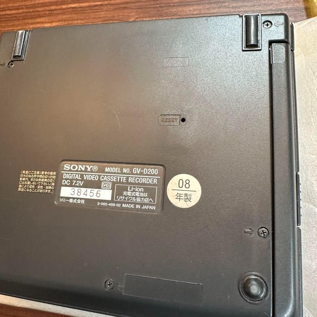 SONY GV-D200 ビデオウォークマン Digital 8 2466