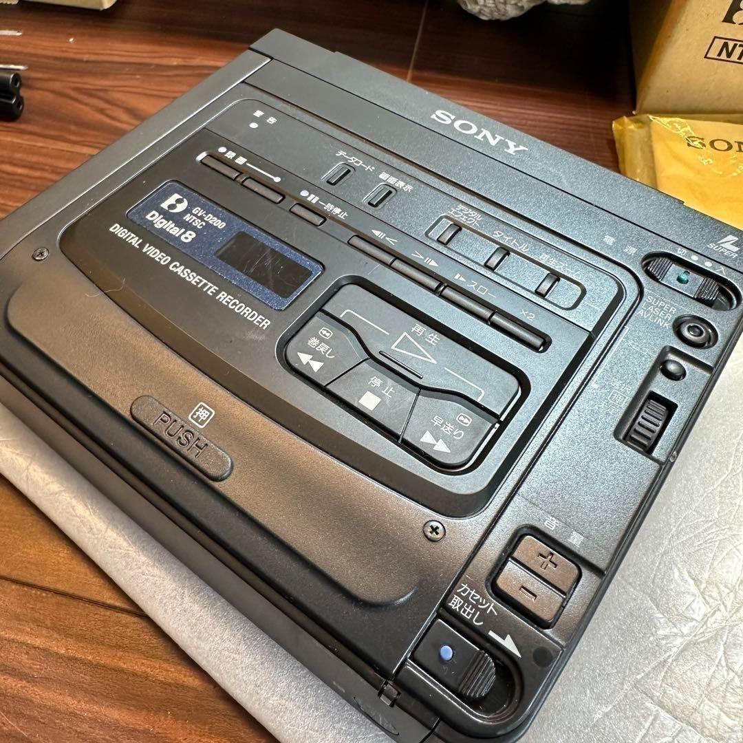 SONY GV-D200 ビデオウォークマン Digital 8 2466