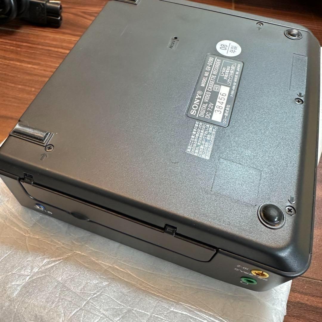 SONY GV-D200 ビデオウォークマン Digital 8 2466