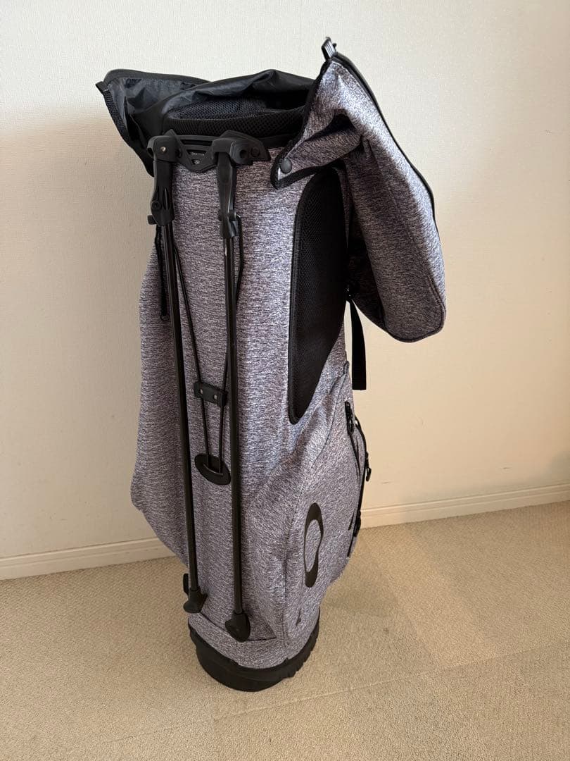 【早い者勝ち】OAKLEY グレー キャディバッグ　スタンド式