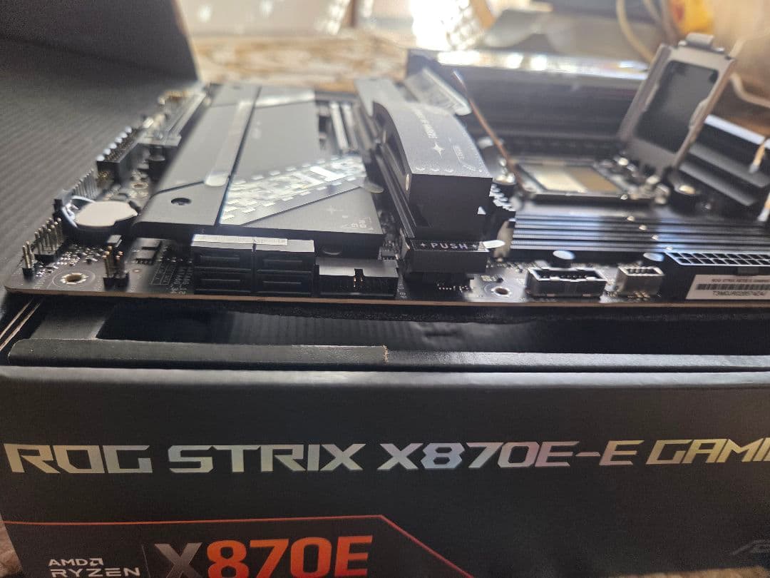 マザーボード ASUS ROG STRIX X870E-E GAMING WIFI