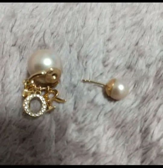 Dior ダブルパールピアス(片耳用)
