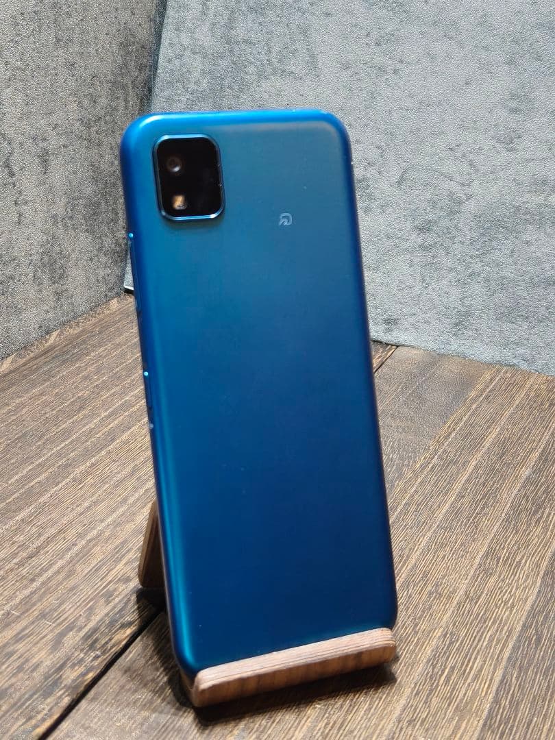 かんたんスマホ3 A205KC Simフリー スマホ