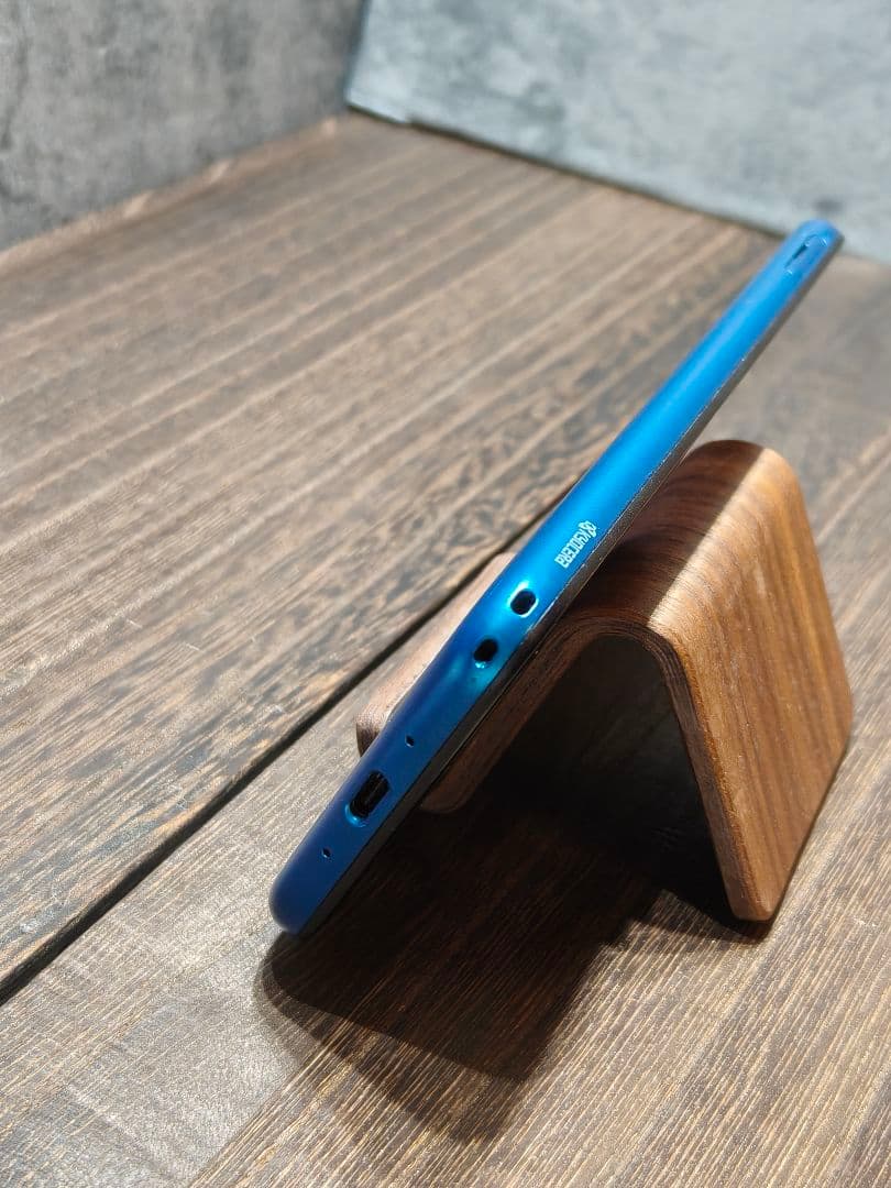 かんたんスマホ3 A205KC Simフリー スマホ