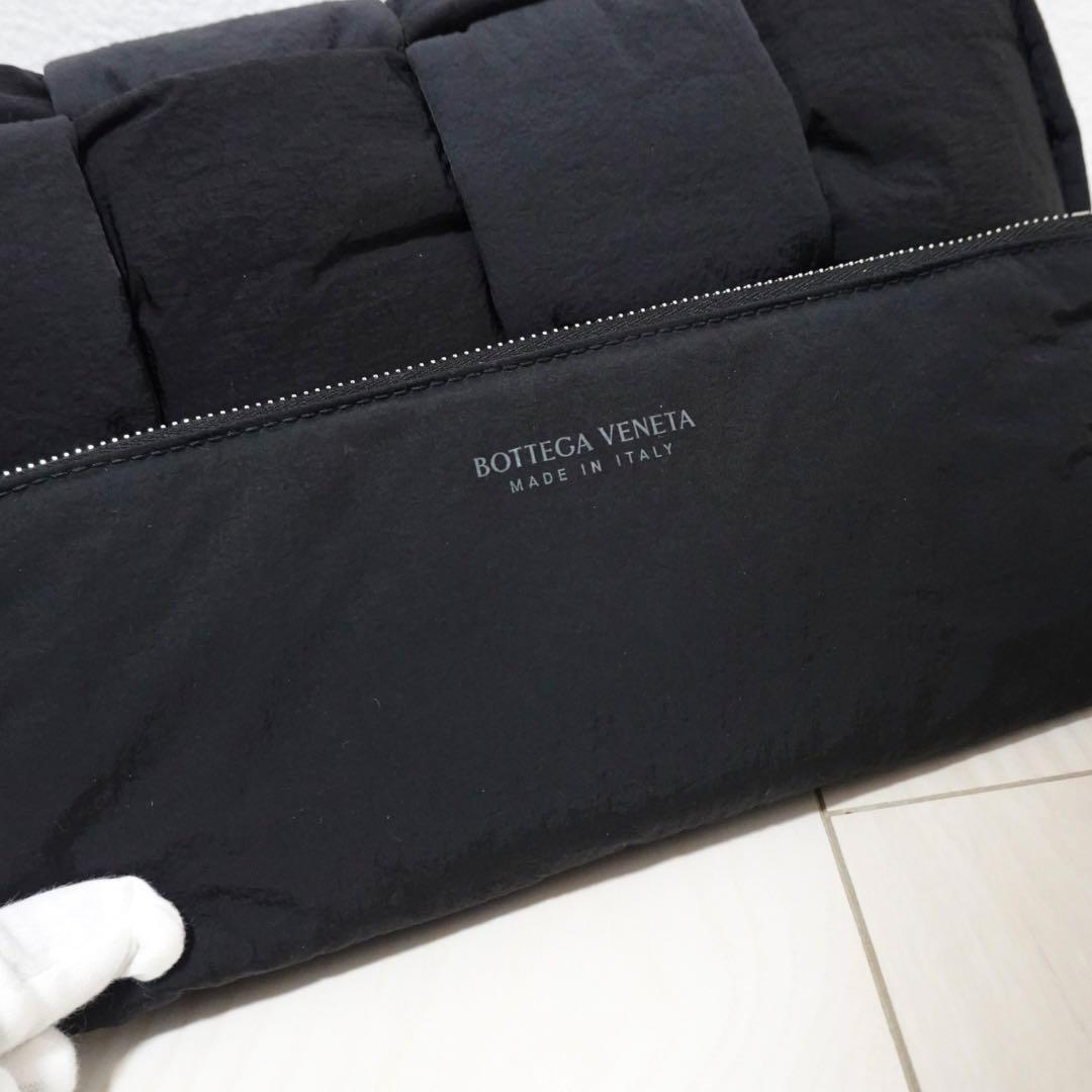 ボッテガヴェネタ パデッドテック カセット マキシイントレチャート　ブラック