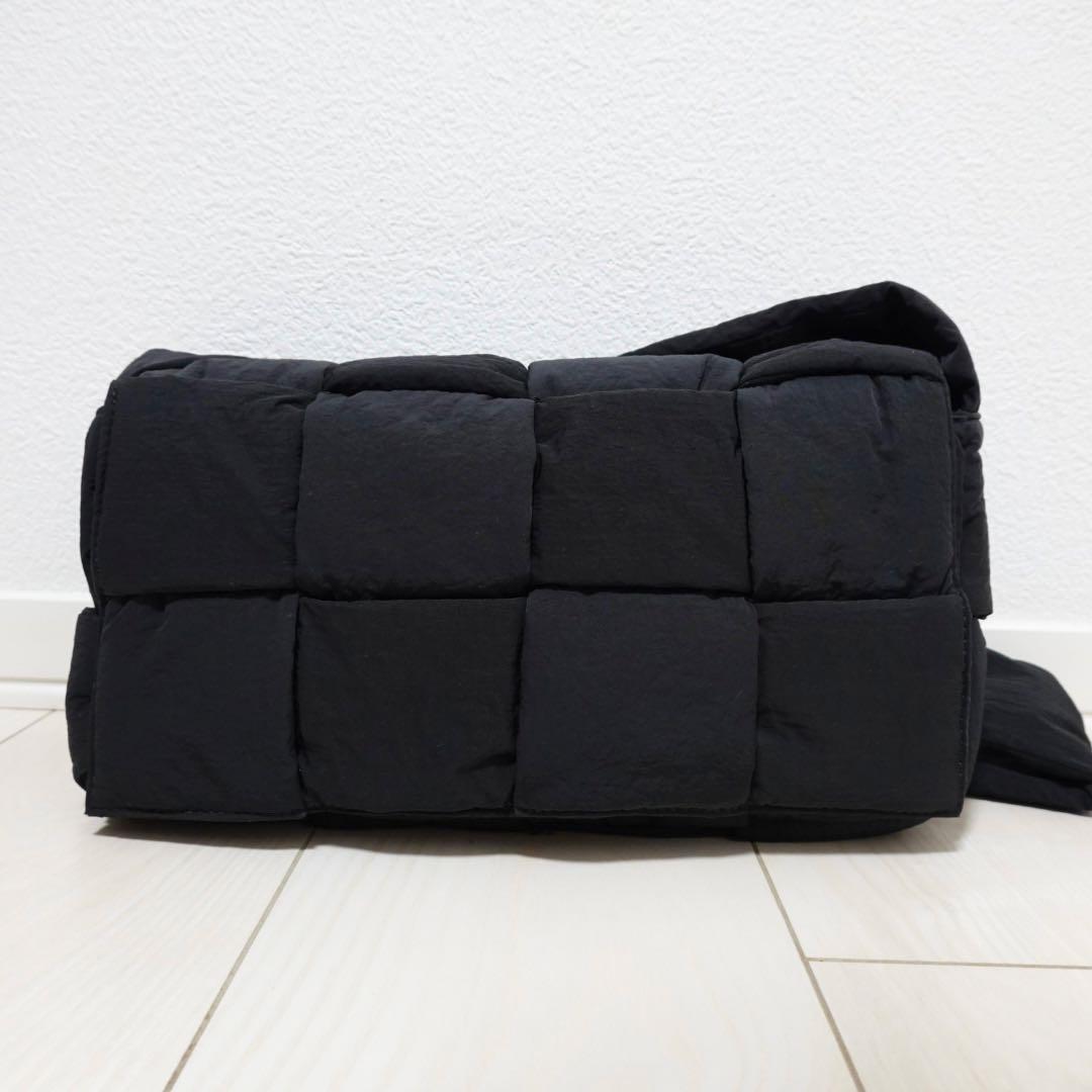 ボッテガヴェネタ パデッドテック カセット マキシイントレチャート　ブラック